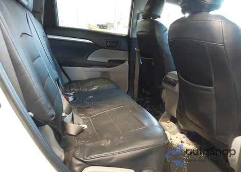 2019 Toyota Highlander Le z USA, uszkodzony, nr VIN 5TDBZRFH0KS978126